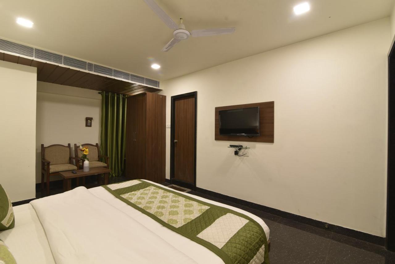 Hotel Clove Bijāpur Zewnętrze zdjęcie