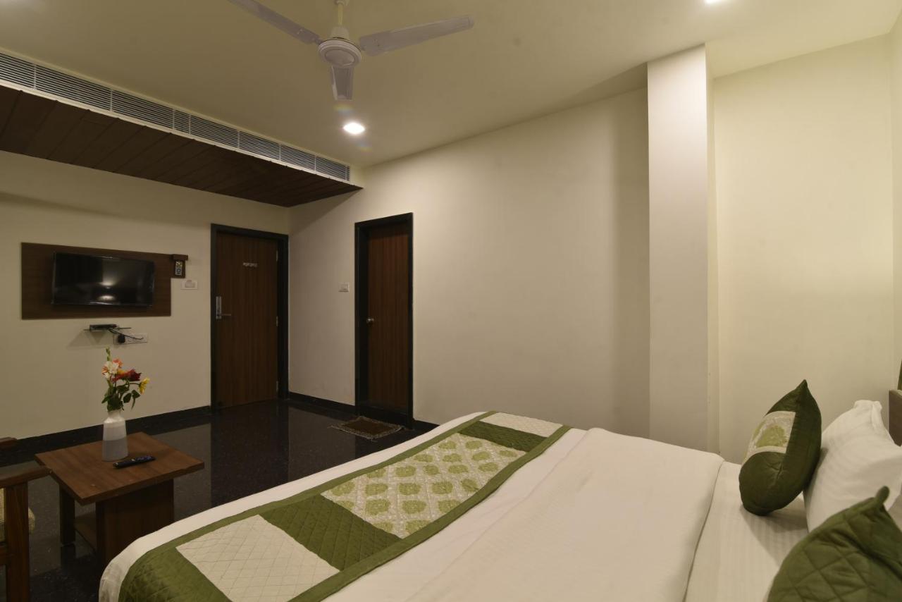 Hotel Clove Bijāpur Zewnętrze zdjęcie