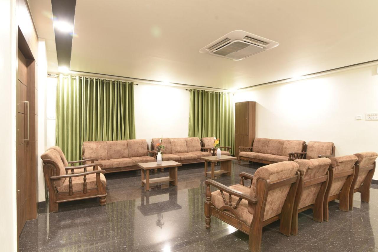 Hotel Clove Bijāpur Zewnętrze zdjęcie