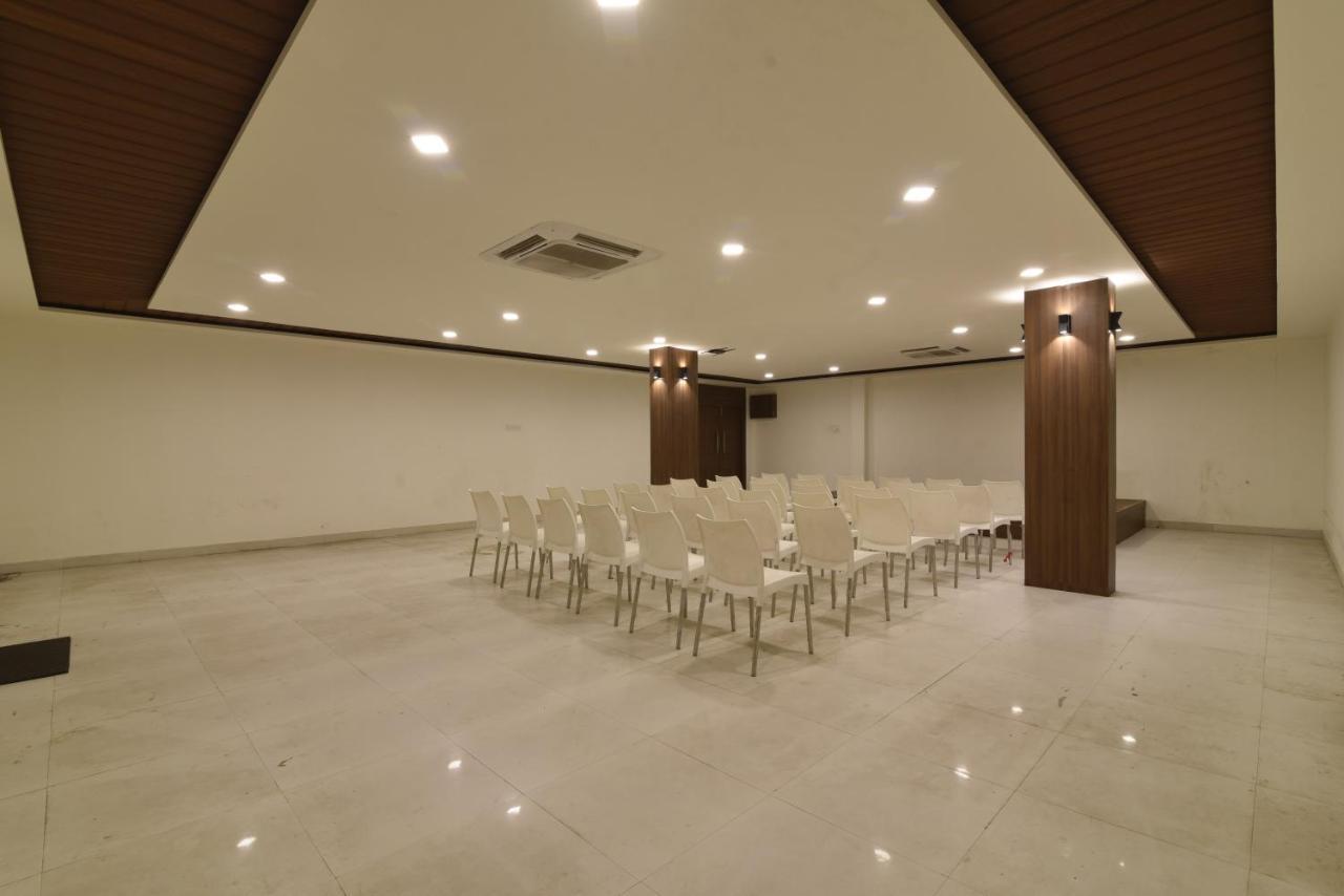 Hotel Clove Bijāpur Zewnętrze zdjęcie