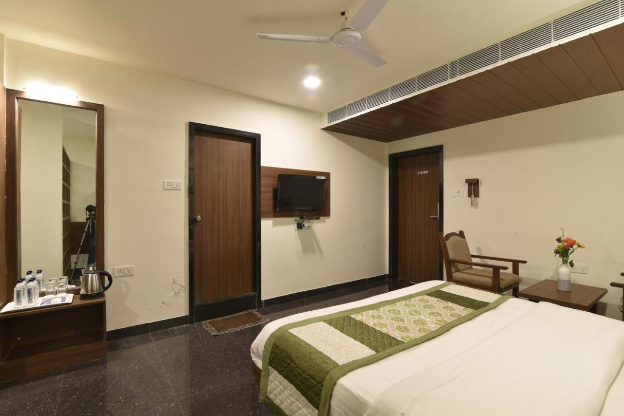 Hotel Clove Bijāpur Zewnętrze zdjęcie